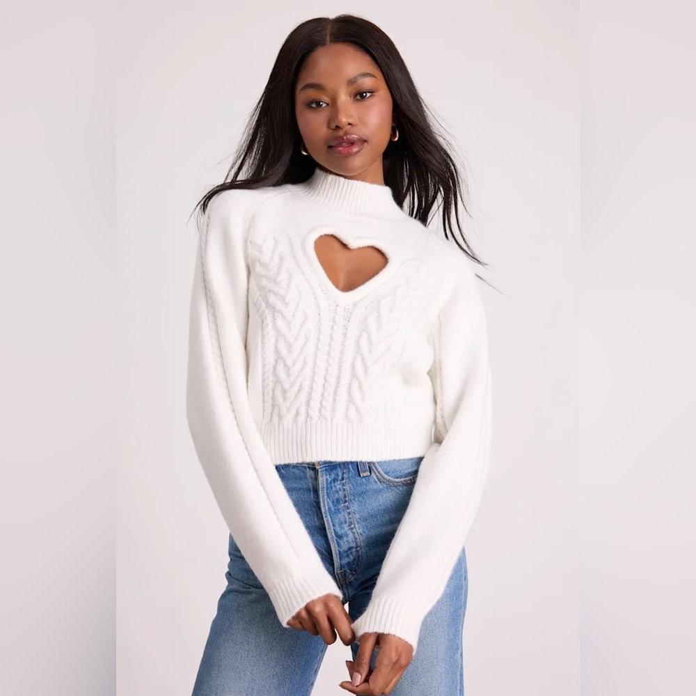 Priya Ivory Cutout Mock Neck Cropped Sweater
Lulus size small